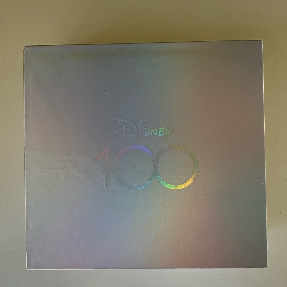 Disney 100 Minnie Mouse Bracelet - Picture 4 of 4